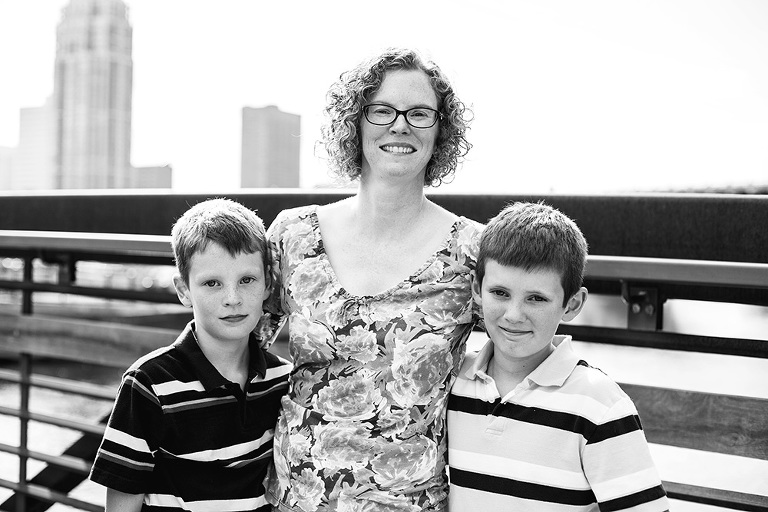 Minneapolis Mother and Sons Back and White Photographer